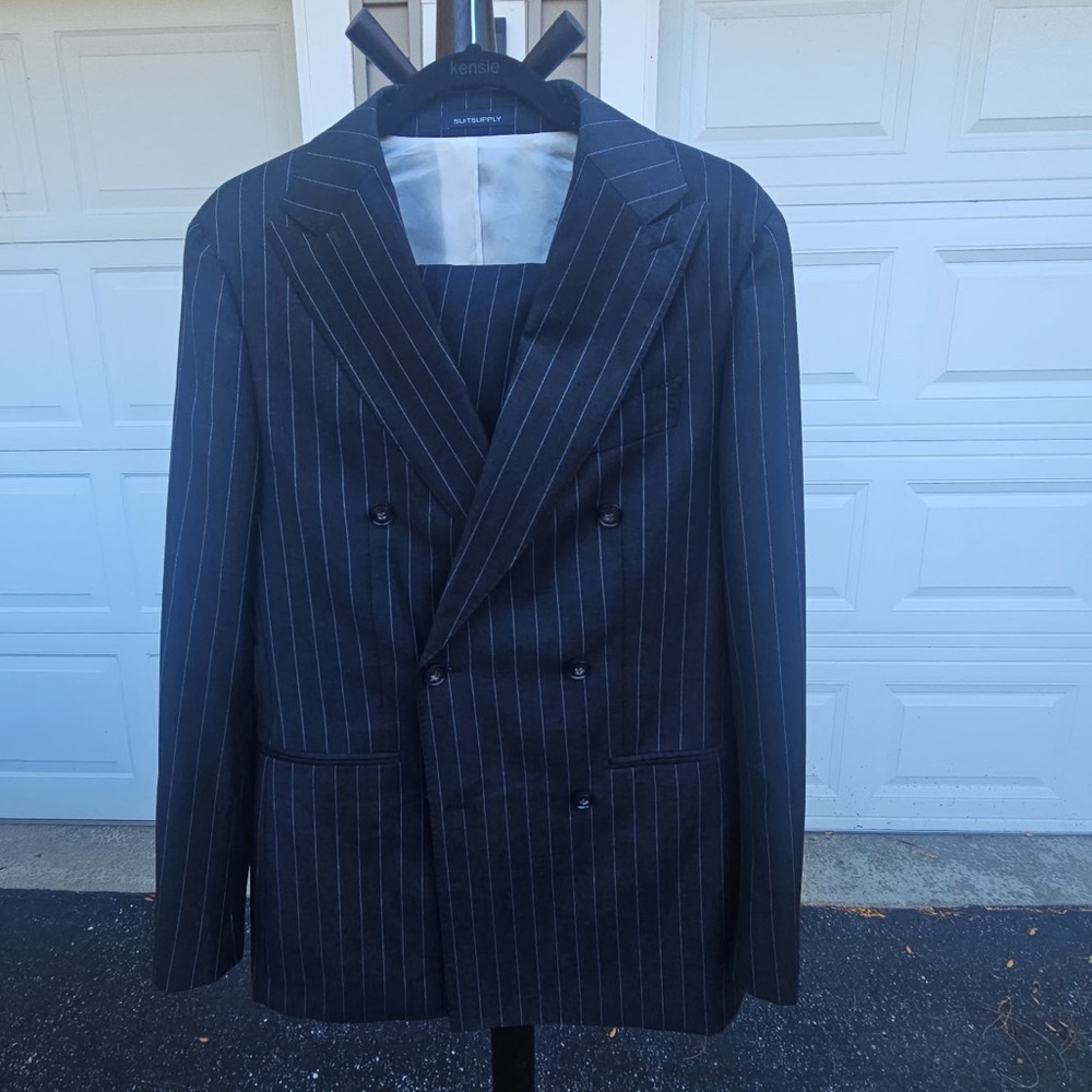 Pre- Loves | Grey Pinstripe Suit | Suitsupply